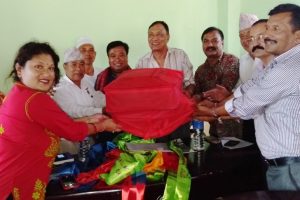 तेज रत्न आँखा तथा कान उपचार केन्द्रलाई कम्बल वितरण