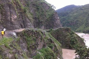 संखुवासभा अपटेट : अरुण नदीमा जीप खस्यो