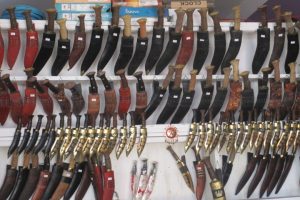 कच्चा पदार्थ र दक्ष कालीगढको अभावमा भोजपुरे खुकुरी संकटमा