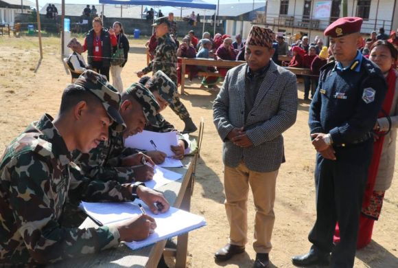 नेपाली सेनाद्धारा सञ्चालित स्वास्थ्य शिविरमा चार सय बढीको उपचार